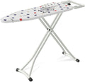 Une table de repassage associe un format compact a des appuis antiderapants