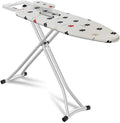 Une table de repassage propose un support pour le fer avec des appuis antiderapants