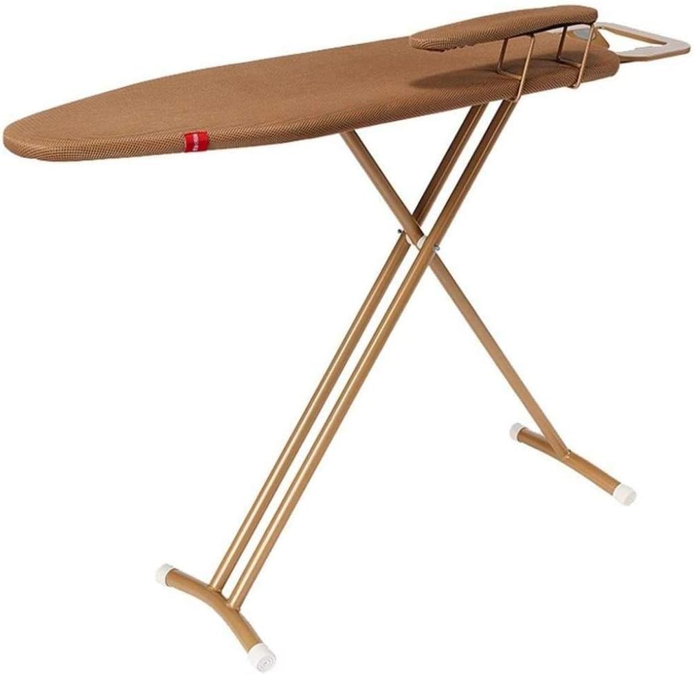Une table de repassage comprend un support pour le fer avec une surface laissant passer la vapeur